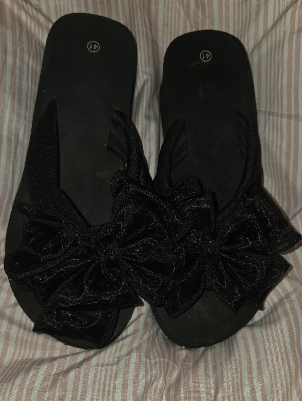 Black Floral Bow Slide Flip Flops  Size 8.5- Women's